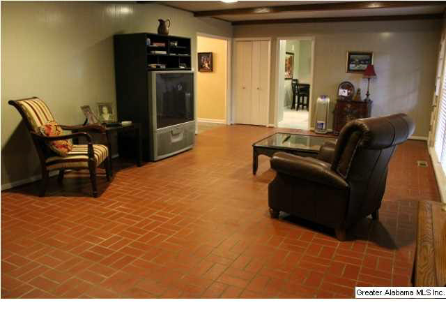 804 Cherokee Drive Sylacauga, AL 35150 - Photo 11 of 23