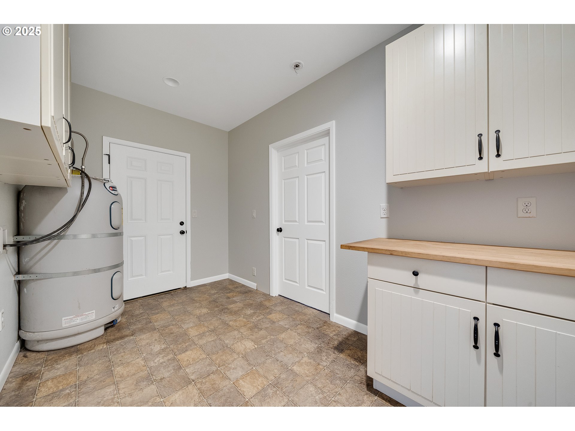 1806 8th Street Tillamook, OR 97141 - Photo 22 of 31 a view of an empty room