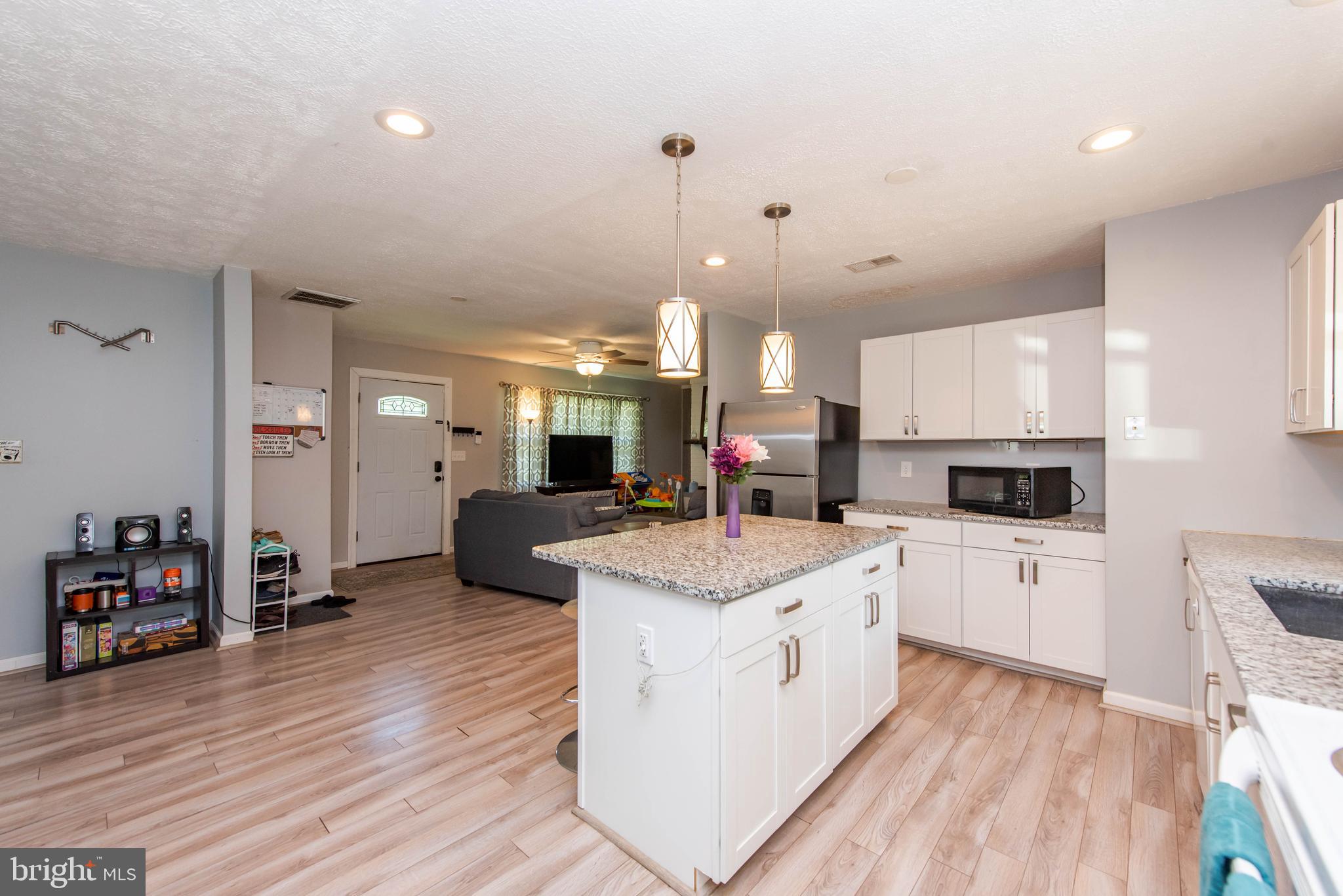 8425 Lockwood Road Pasadena, MD 21122 - Photo 11 of 34 Kitchen