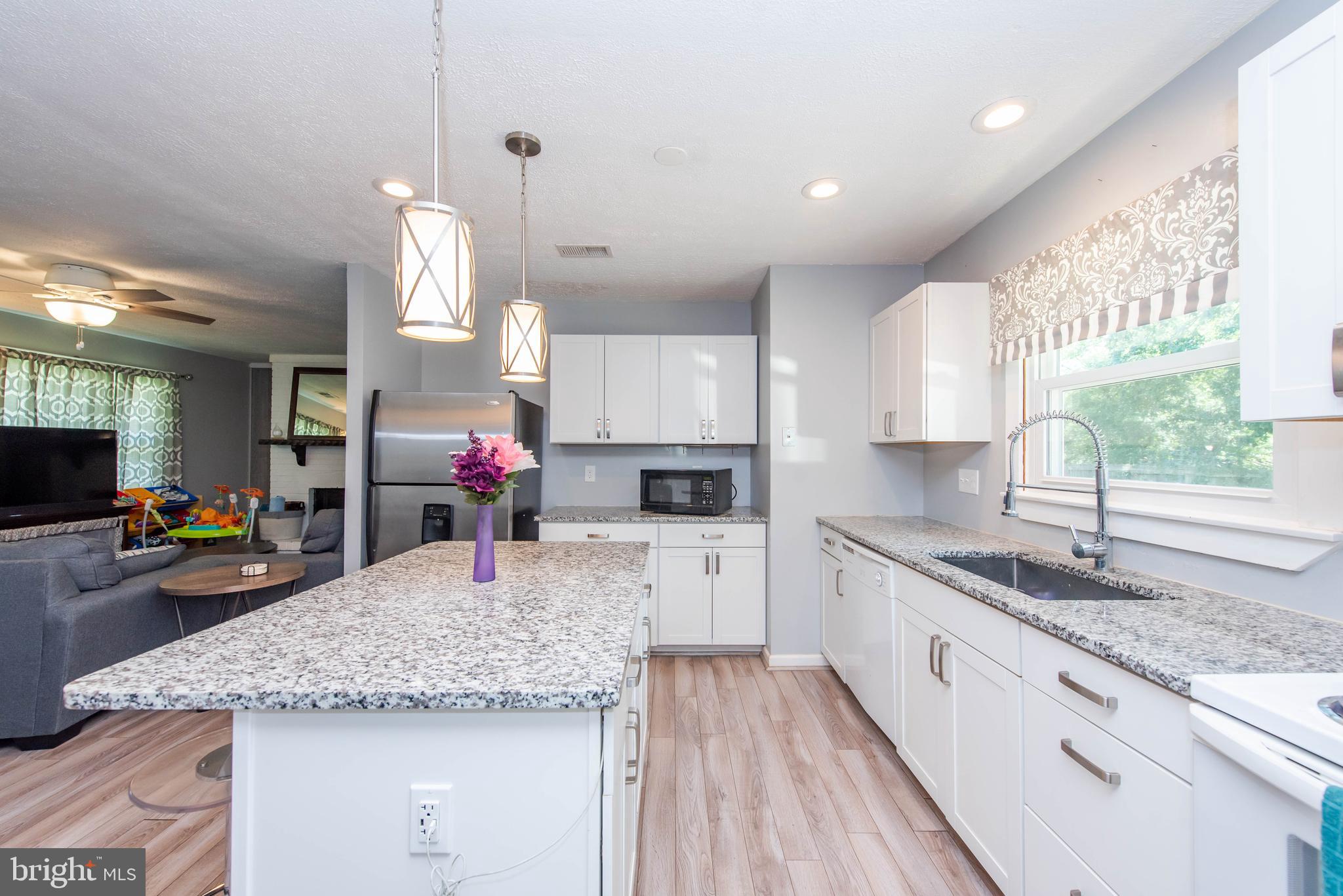8425 Lockwood Road Pasadena, MD 21122 - Photo 12 of 34 Kitchen