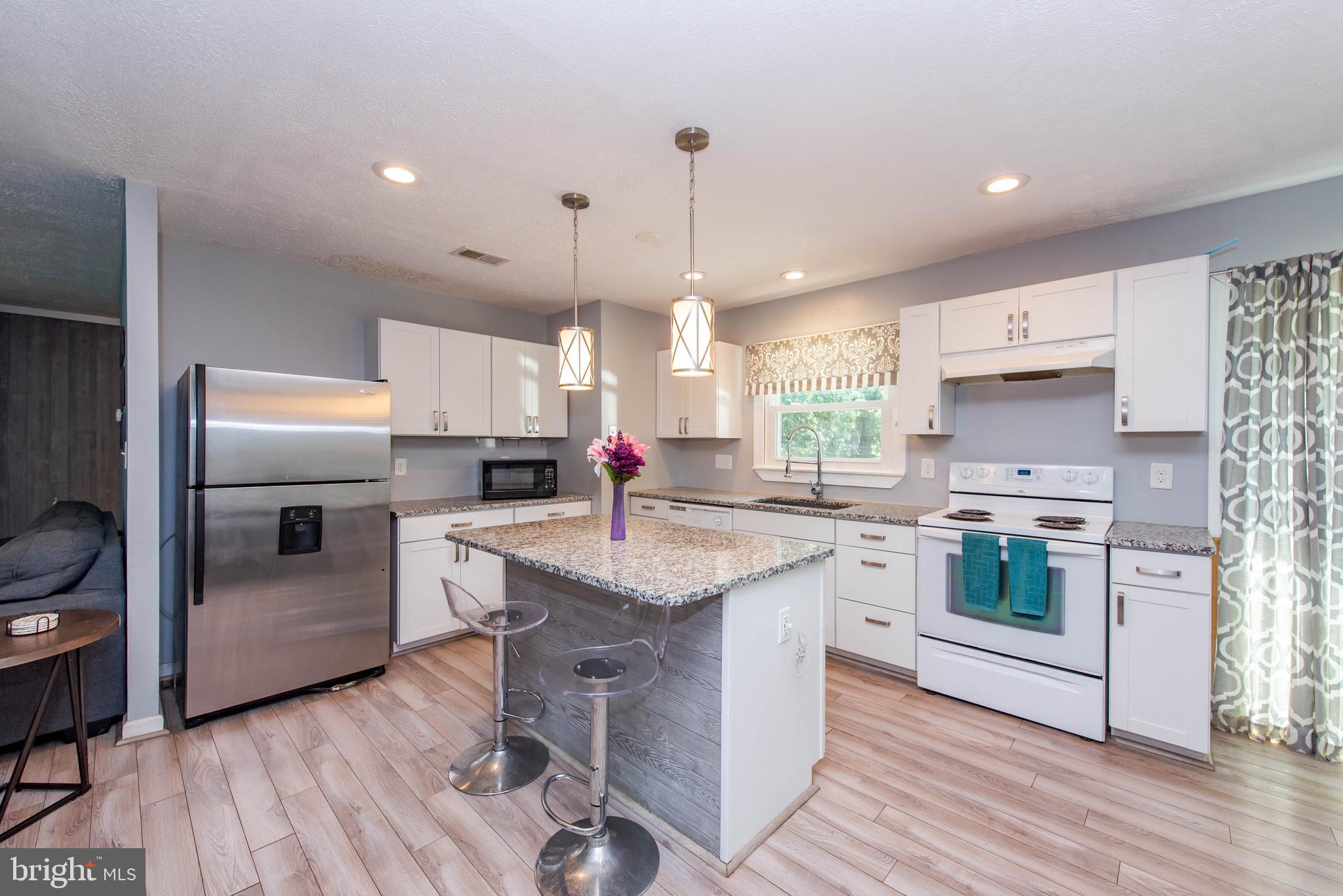 8425 Lockwood Road Pasadena, MD 21122 - Photo 13 of 34 Kitchen