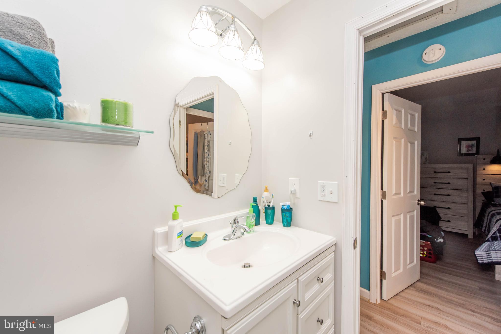 8425 Lockwood Road Pasadena, MD 21122 - Photo 28 of 34 Bathroom