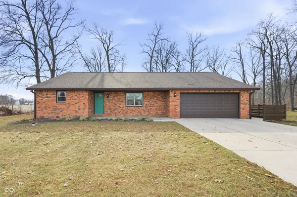 $319,900 | 124 East Michelle Lane, Pendleton, IN 46064