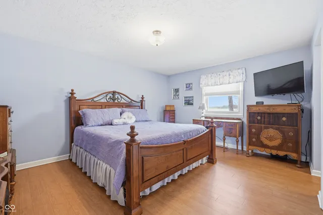 $319,900 | 124 East Michelle Lane, Pendleton, IN 46064