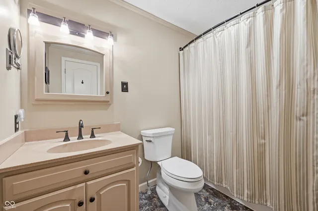 $319,900 | 124 East Michelle Lane, Pendleton, IN 46064