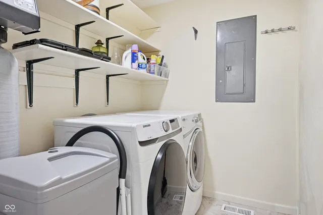 $319,900 | 124 East Michelle Lane, Pendleton, IN 46064