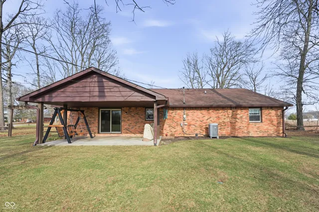 $319,900 | 124 East Michelle Lane, Pendleton, IN 46064