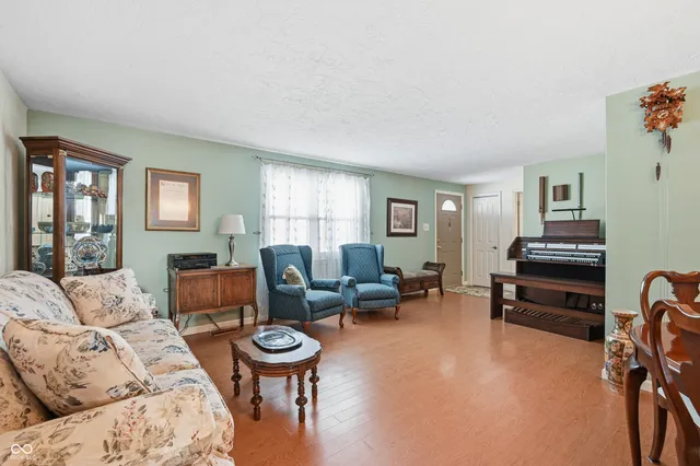 $319,900 | 124 East Michelle Lane, Pendleton, IN 46064