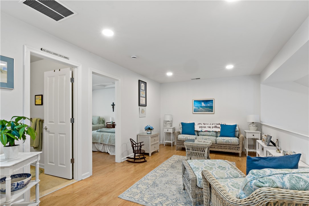 31 Chatham Road South Kingstown, RI 02879 - Photo 22 of 34