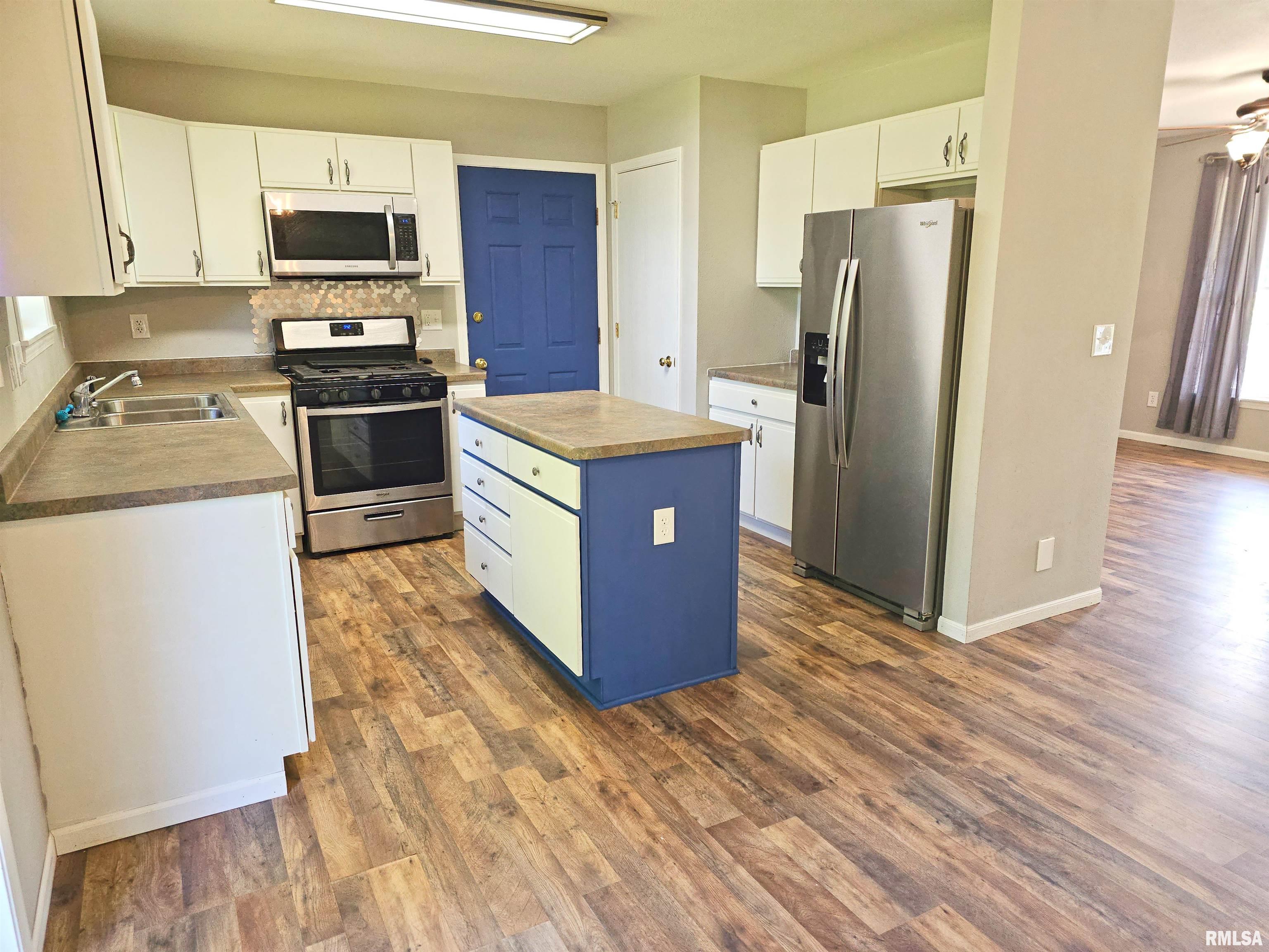 306 Ernest Street Washington, IL 61571 - Photo 6 of 26