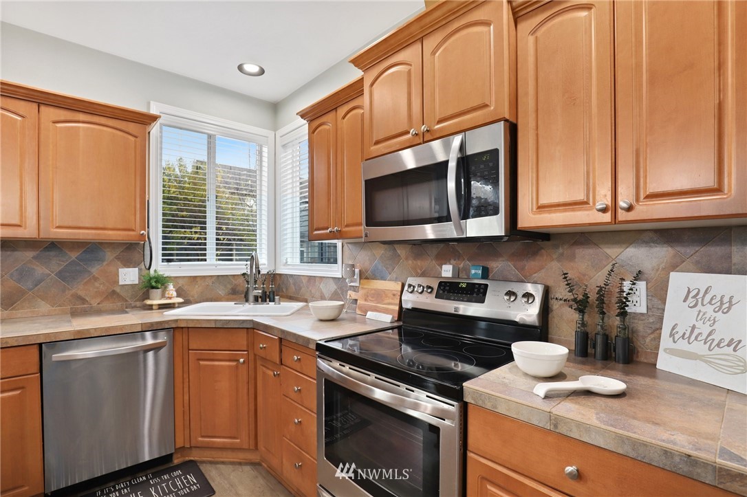 7138 Inlay Street Southeast Lacey, WA 98513 - Photo 8 of 31 Gallery Image 8