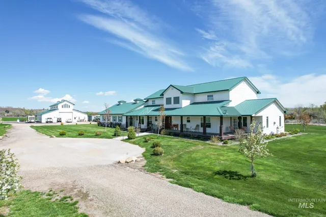 $1,795,000 | 4460 Highway 201, Ontario, OR 97914