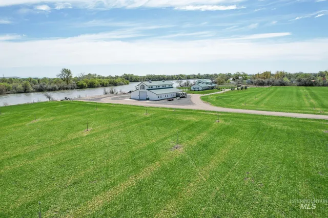 $1,795,000 | 4460 Highway 201, Ontario, OR 97914