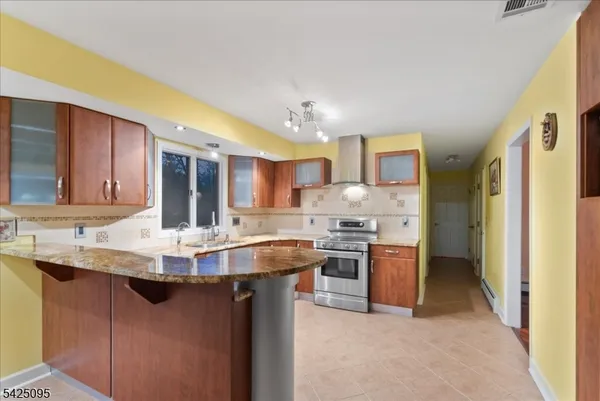 $1,180,000 | 5 Fowler Place, Montville, NJ 07045