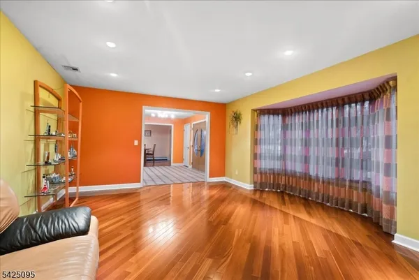 $1,180,000 | 5 Fowler Place, Montville, NJ 07045