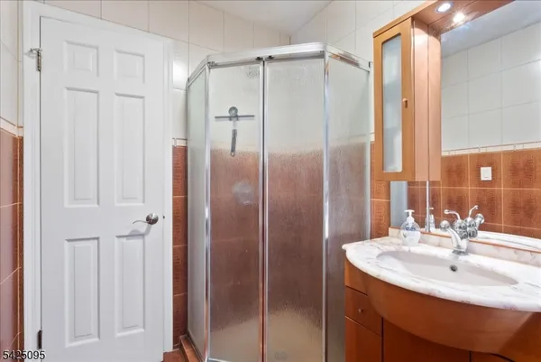 $1,180,000 | 5 Fowler Place, Montville, NJ 07045