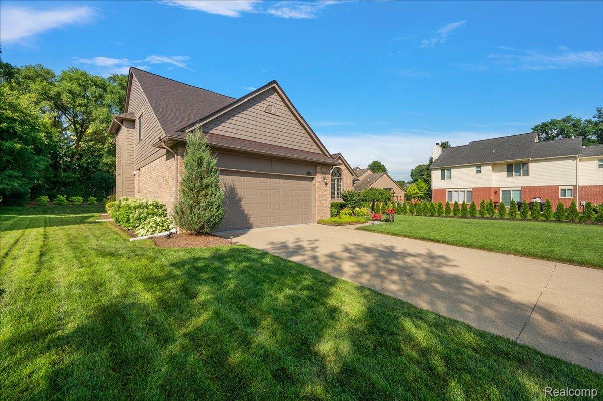 3359 Paddington Court Rochester, MI 48309 - Photo 4 of 63 06-3359 Paddington Ct-6.jpg