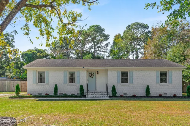 $565,000 | 137 Cherokee Trail, Wilmington, NC 28409
