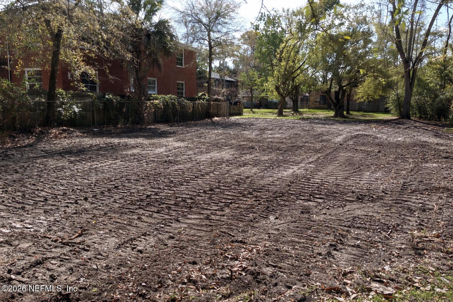 2897 Post Street Jacksonville, FL 32205 - Photo 2 of 2 a backyard of a house with lots of green space