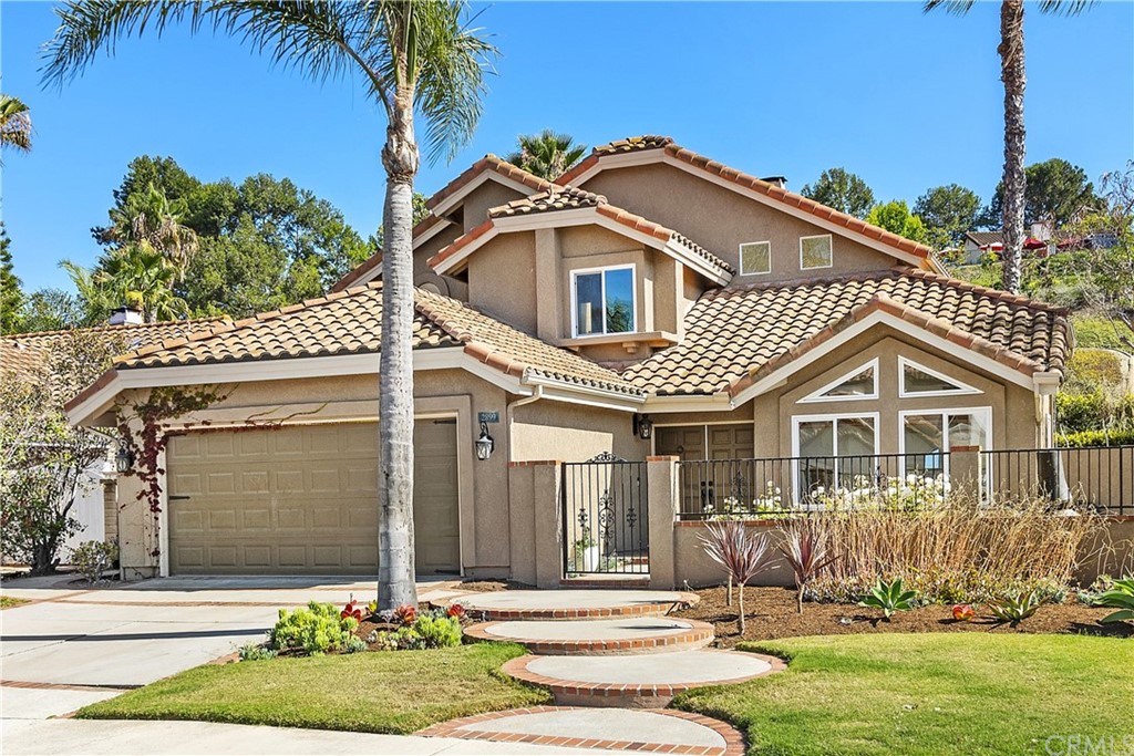 2899 Riachuelo San Clemente, CA 92673 - Photo 2 of 22 a front view of a house with a yard