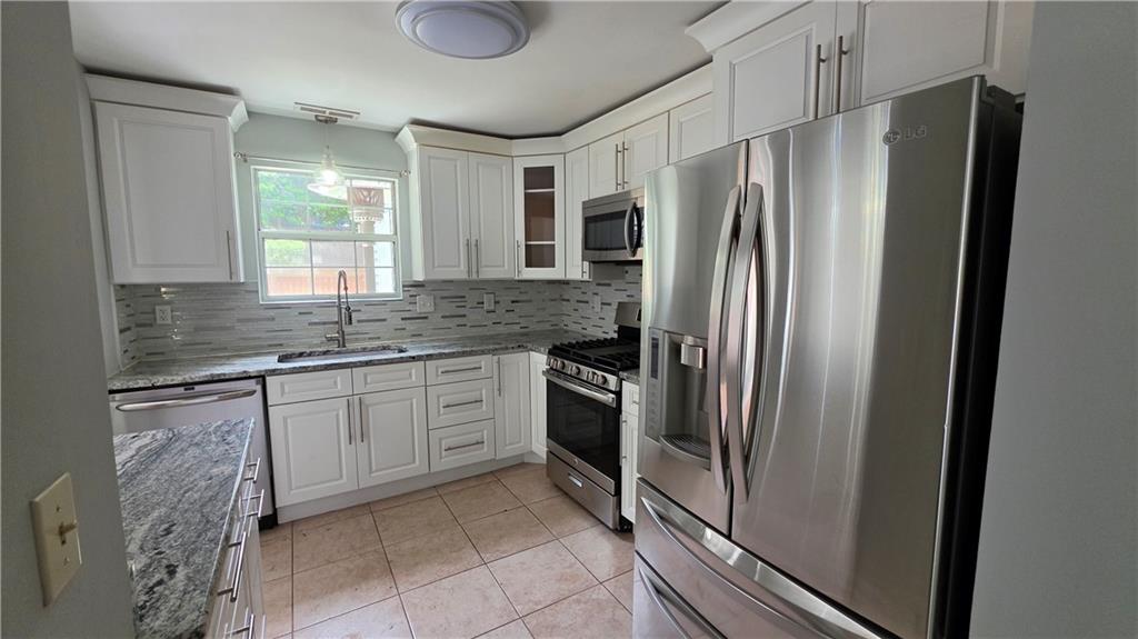 1003 Wedgewood Way Atlanta, GA 30350 - Photo 2 of 20