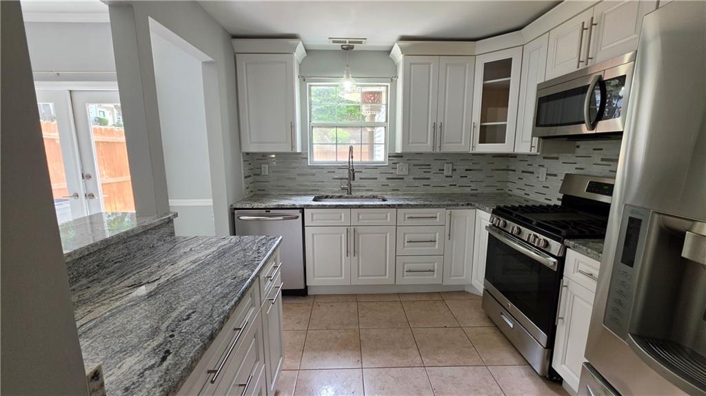 1003 Wedgewood Way Atlanta, GA 30350 - Photo 3 of 20