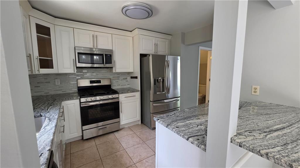 1003 Wedgewood Way Atlanta, GA 30350 - Photo 4 of 20