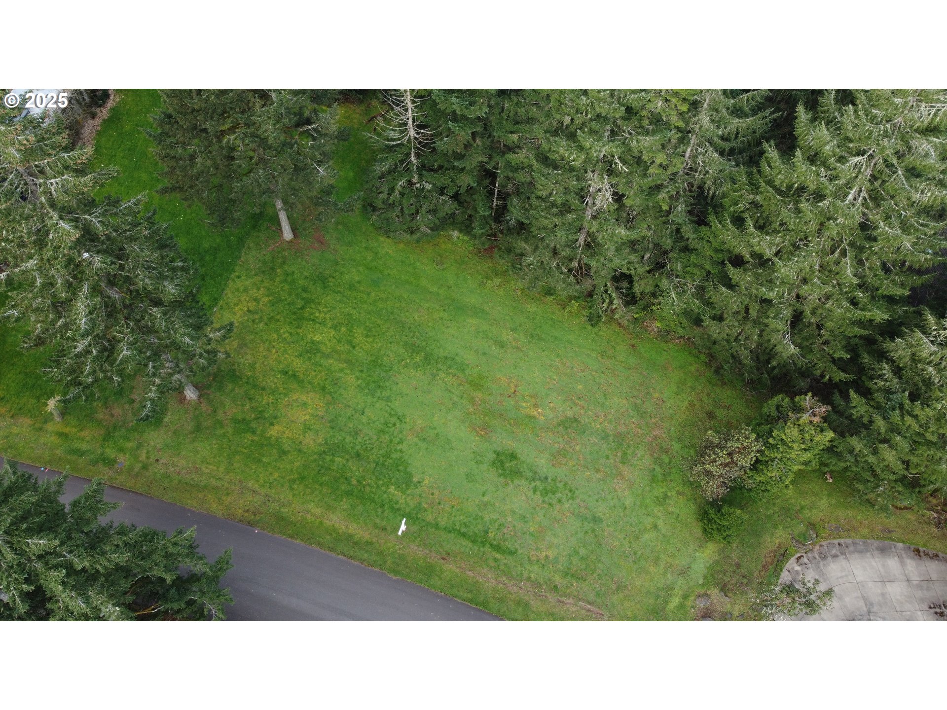 Crest Drive, Unit 9 Eugene, OR 97405 - Photo 2 of 16