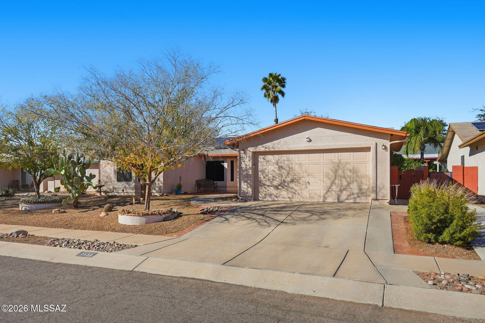 9631 East Azuma Way Tucson, AZ 85747 - Photo 1 of 35