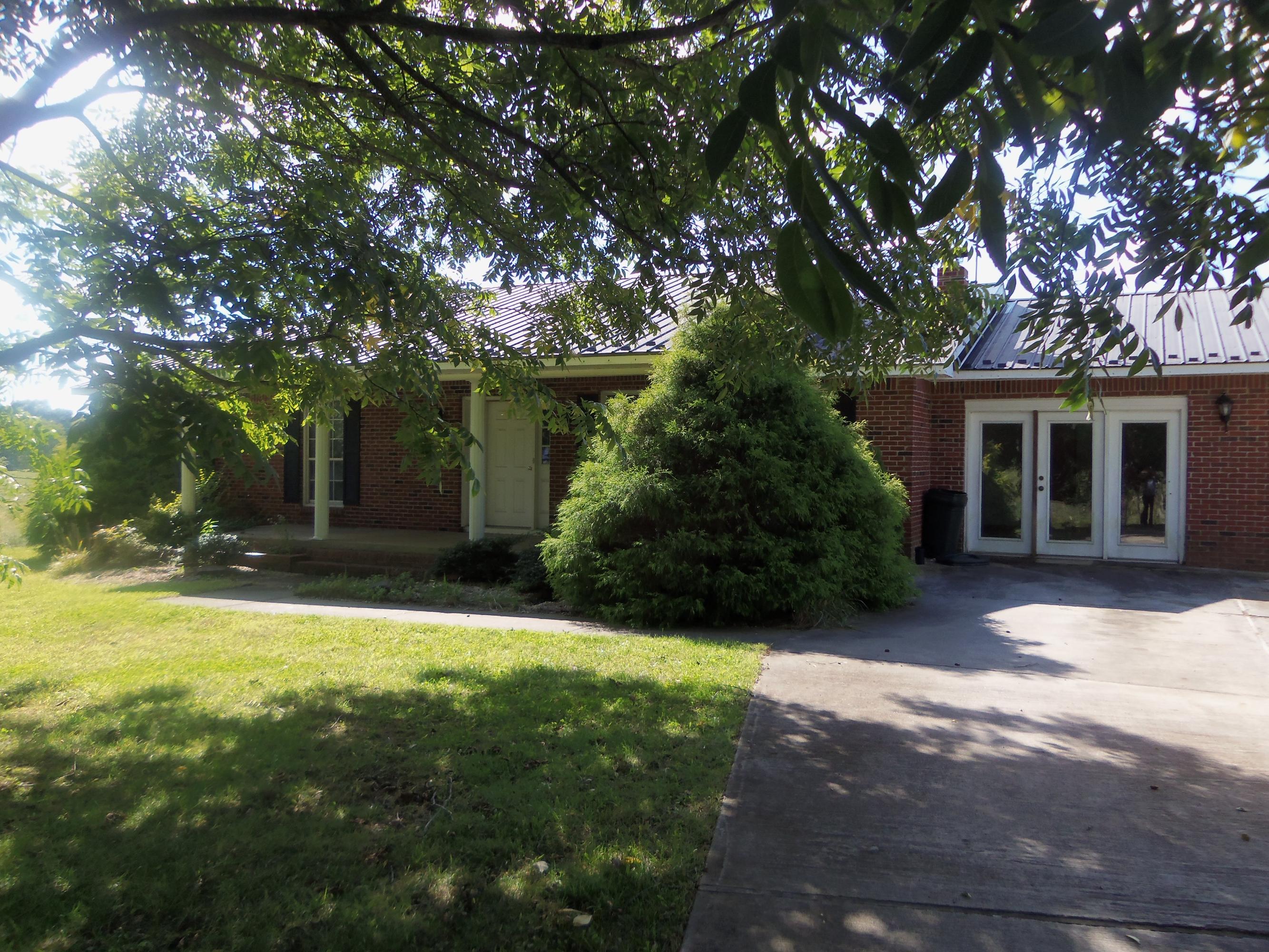 954 Leatherwood Road Oneida, TN 37841 - Photo 1 of 17 Property pic 044