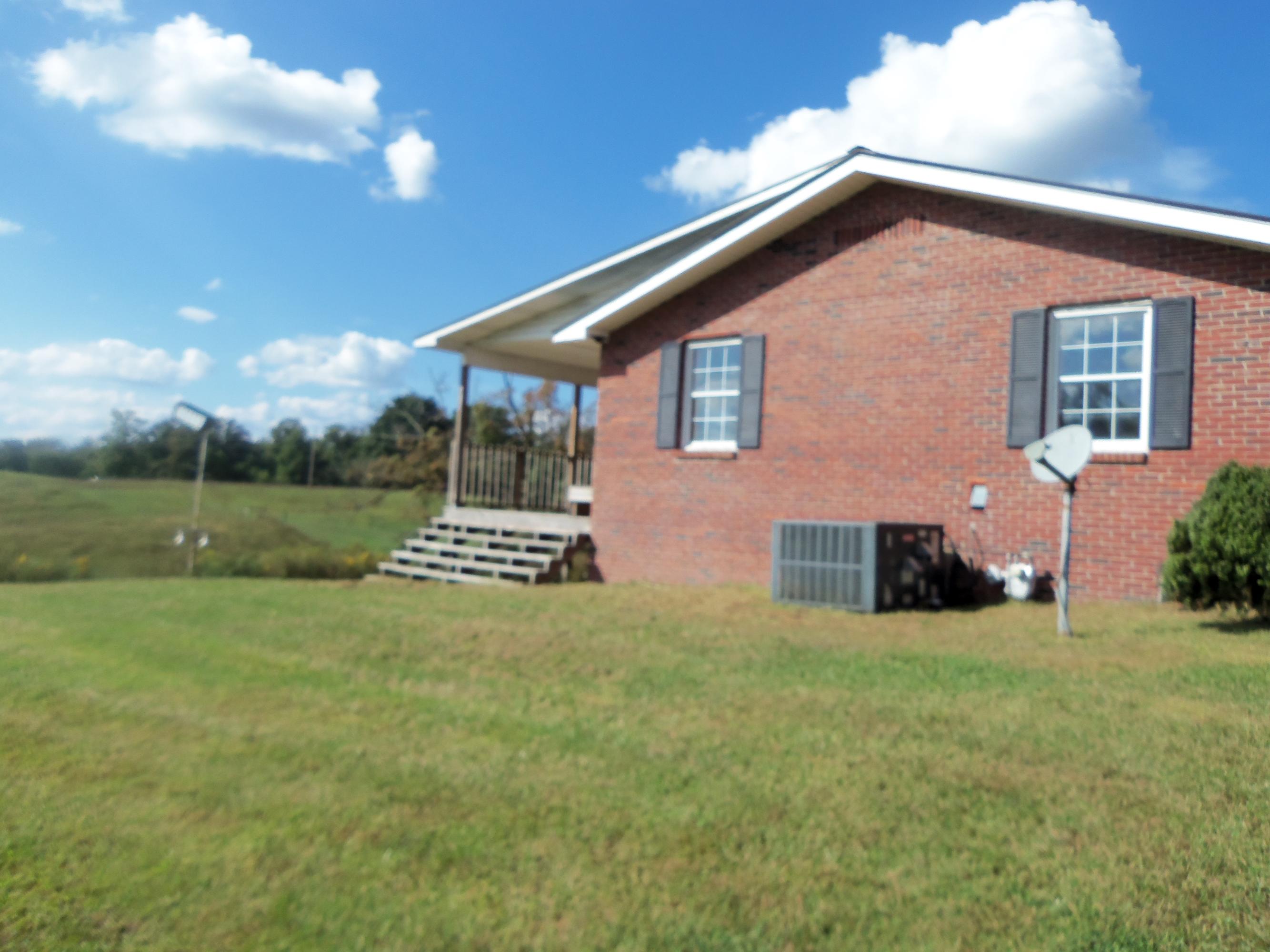 954 Leatherwood Road Oneida, TN 37841 - Photo 2 of 17 Property pic 045