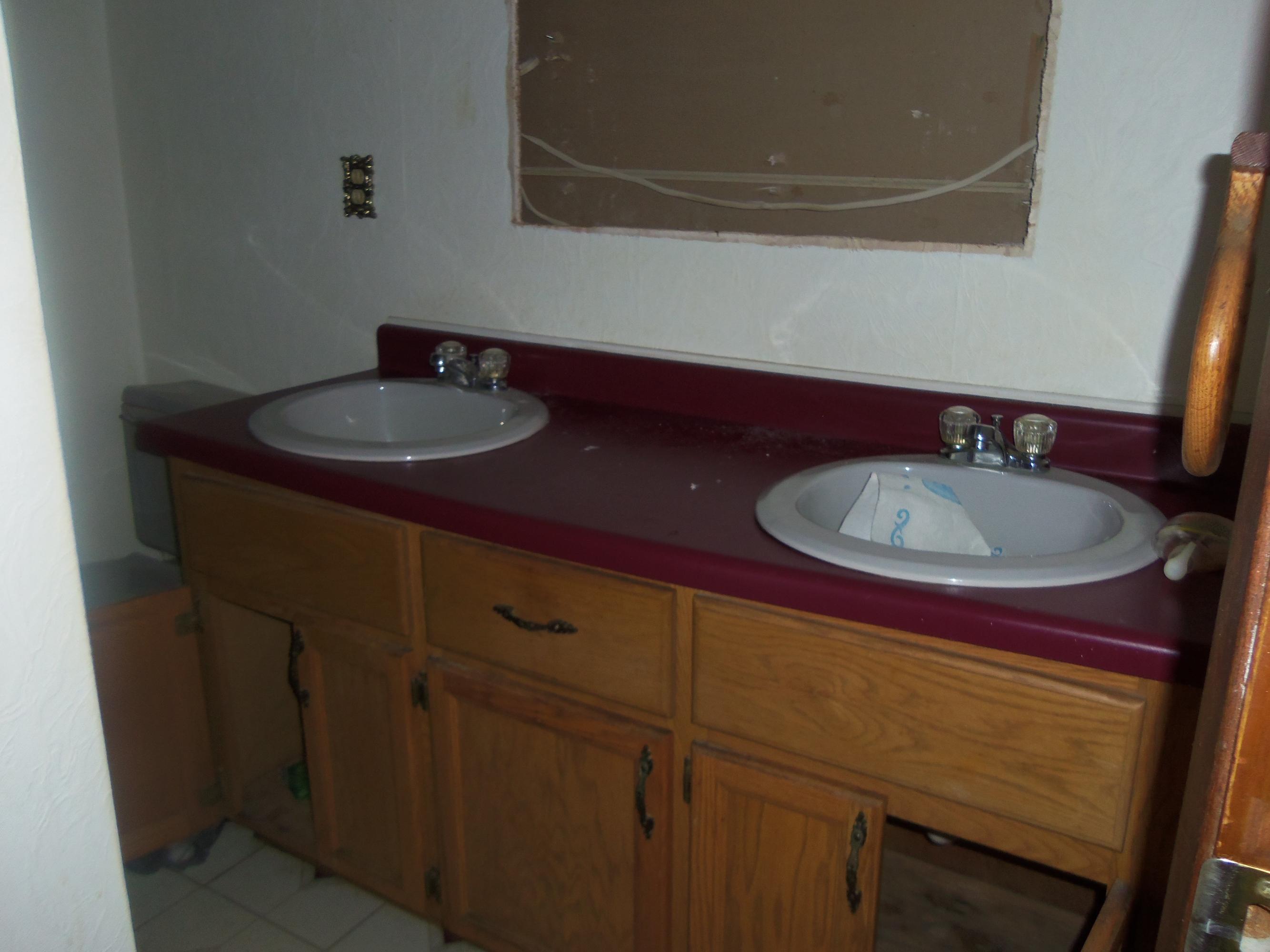 954 Leatherwood Road Oneida, TN 37841 - Photo 11 of 17 Property pic 056