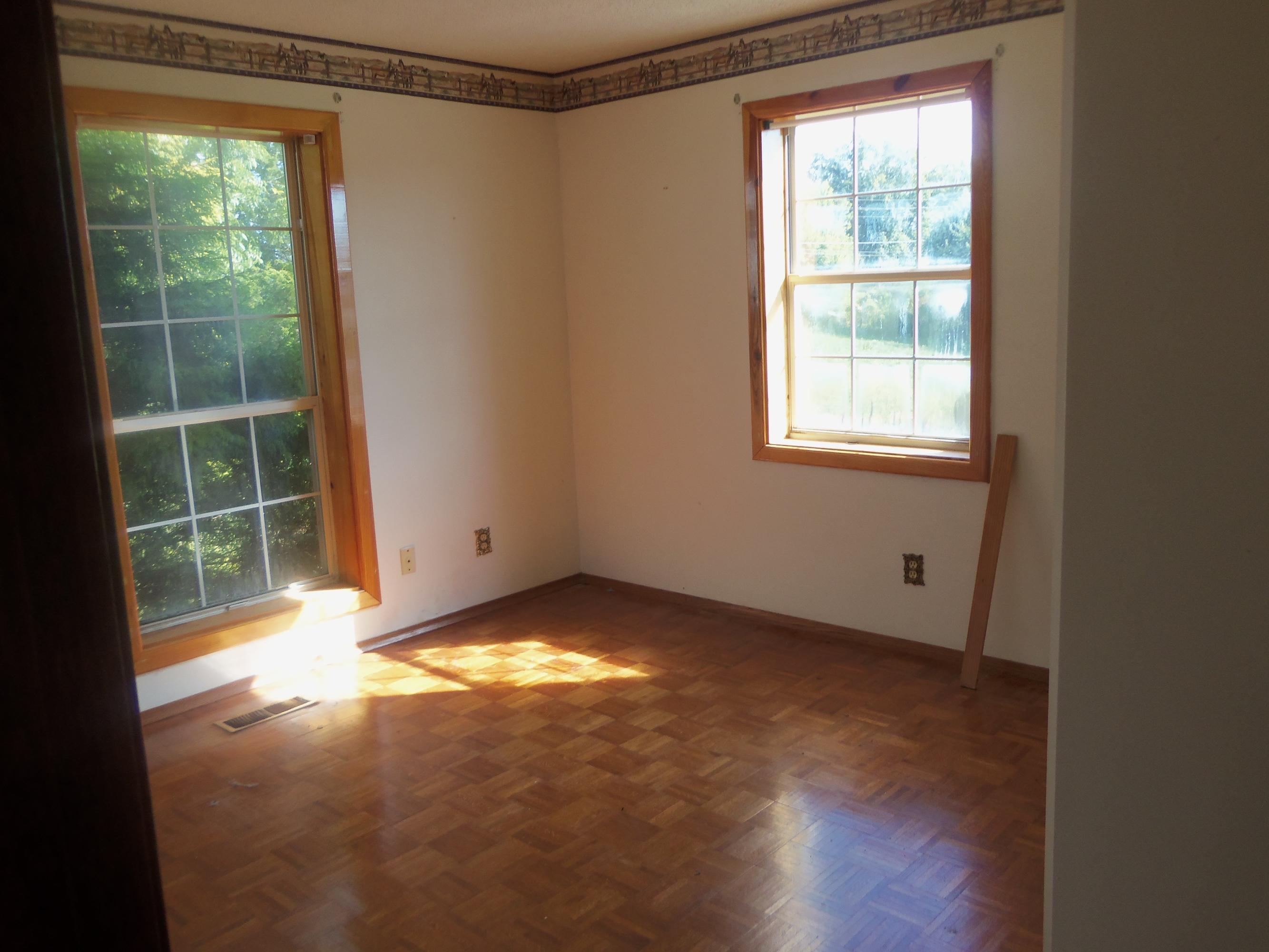954 Leatherwood Road Oneida, TN 37841 - Photo 13 of 17 Property pic 058