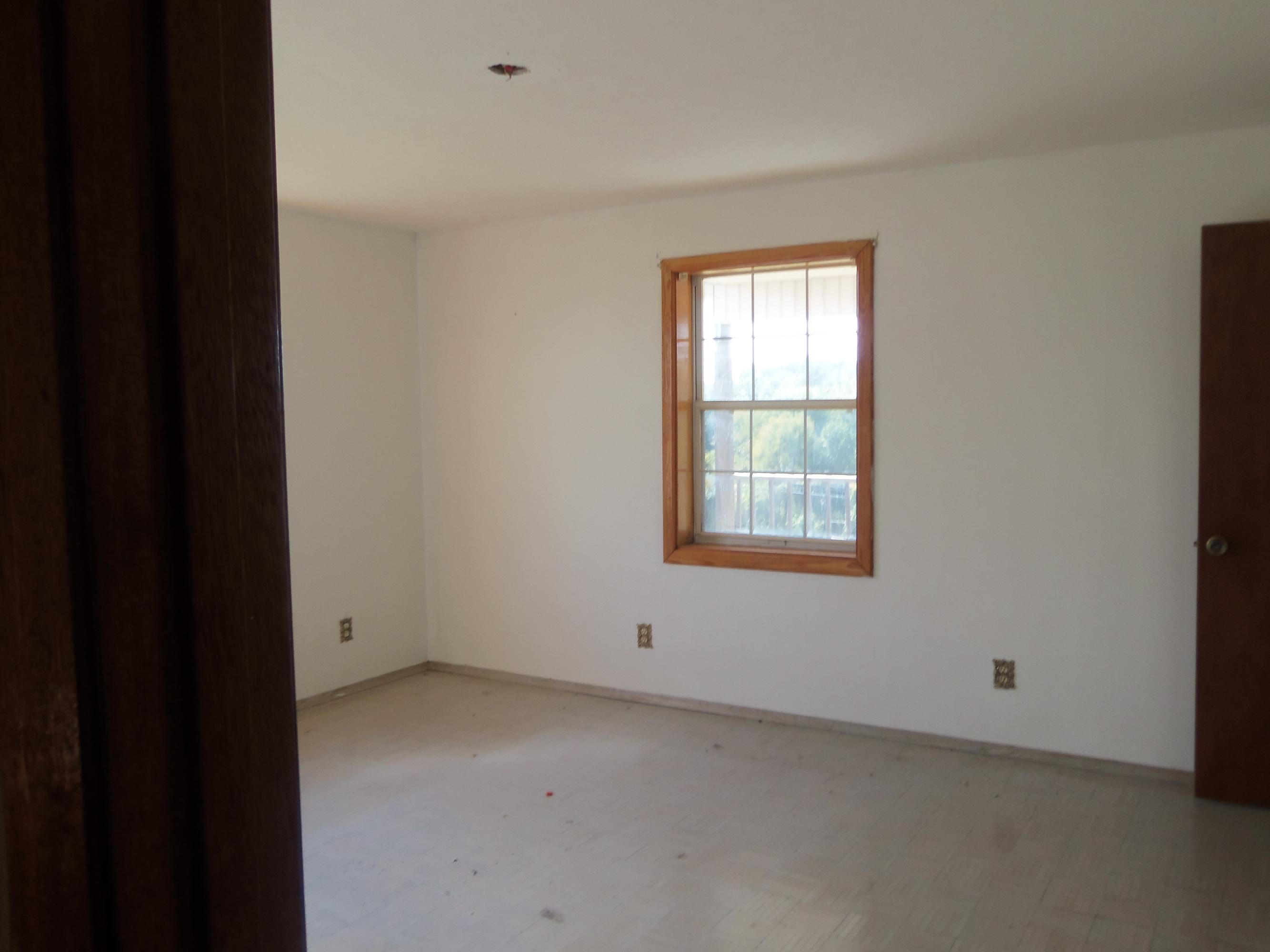 954 Leatherwood Road Oneida, TN 37841 - Photo 14 of 17 Property pic 059