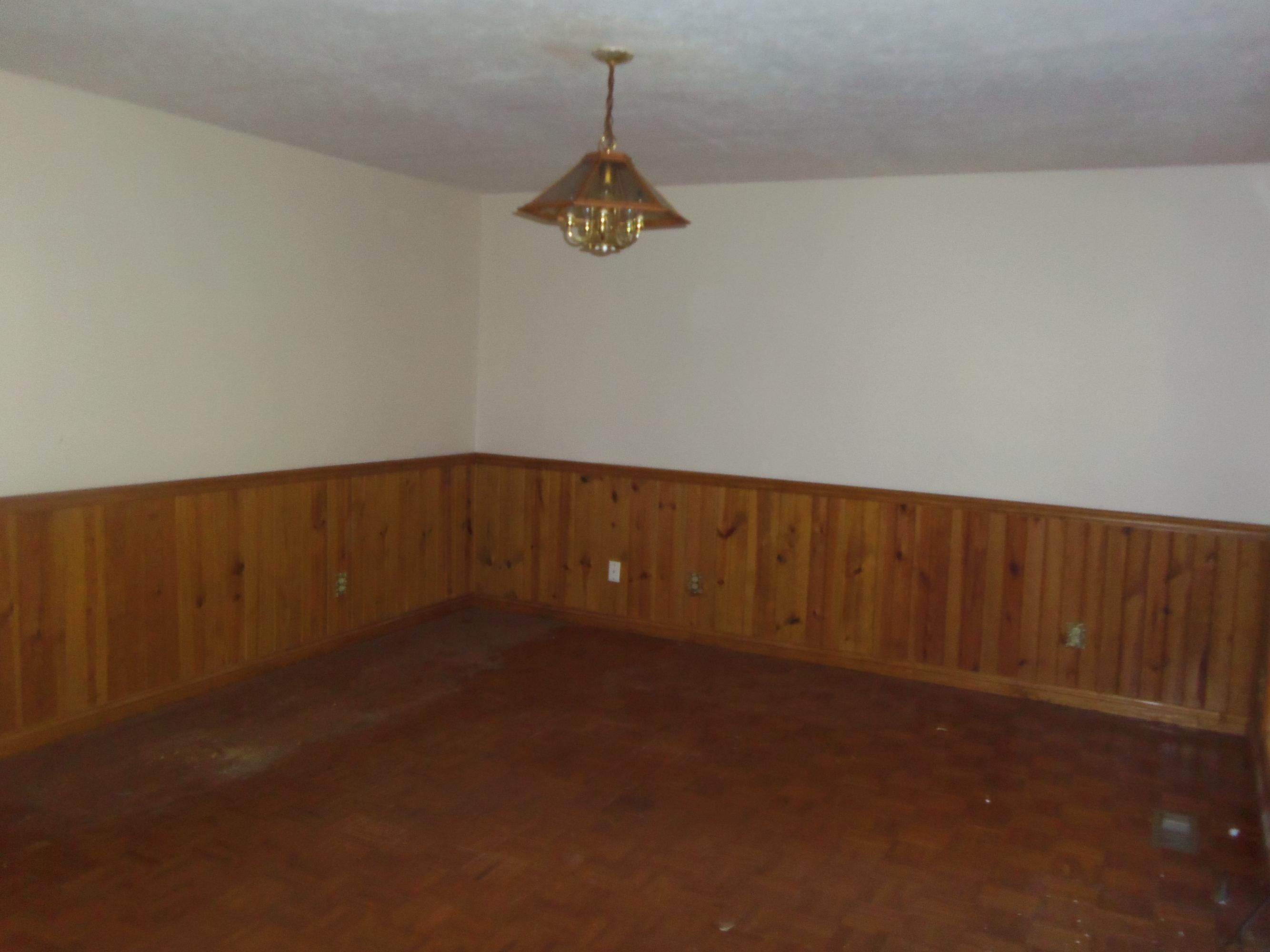 954 Leatherwood Road Oneida, TN 37841 - Photo 4 of 17 Property pic 048
