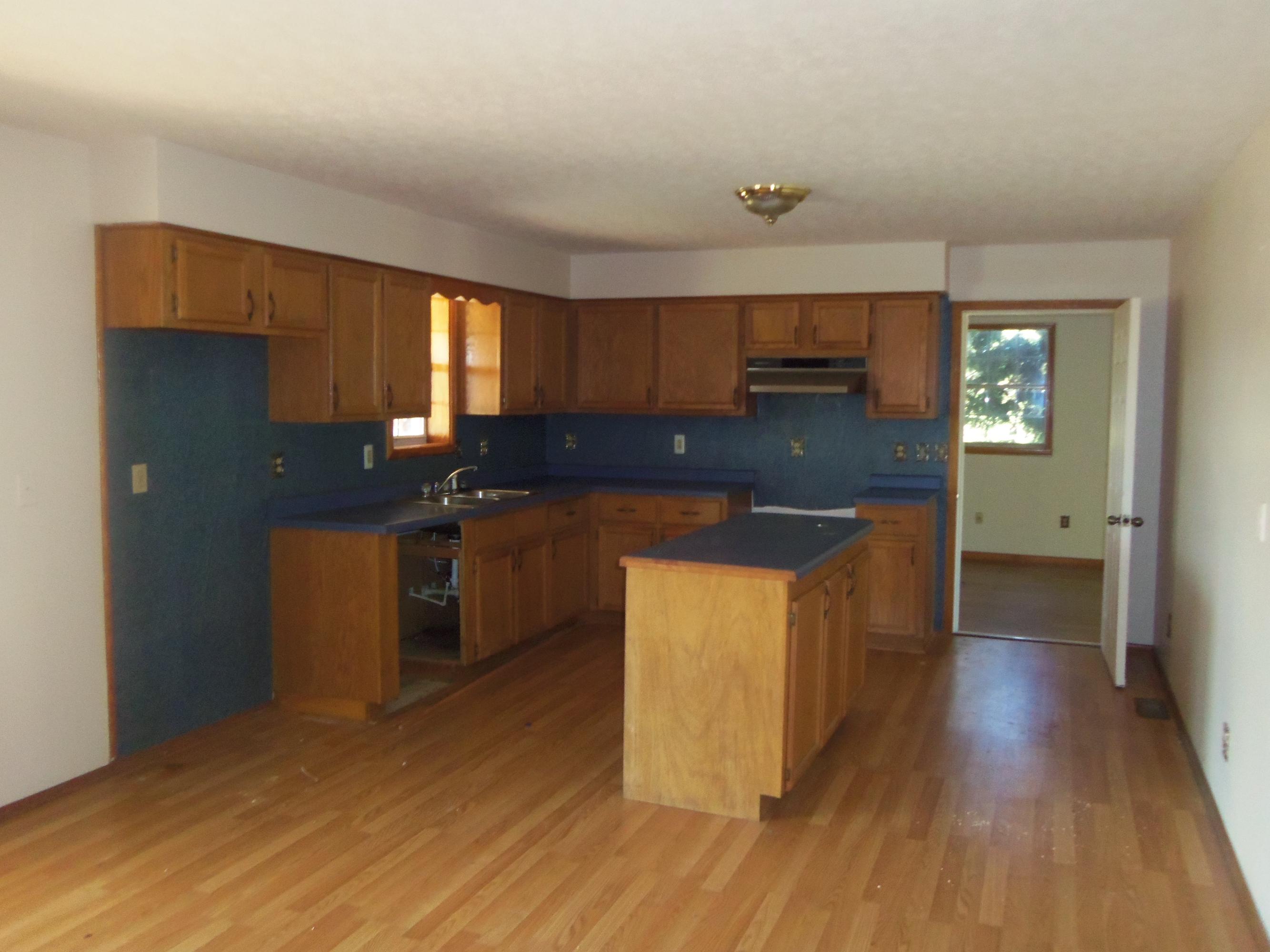 954 Leatherwood Road Oneida, TN 37841 - Photo 5 of 17 Property pic 049