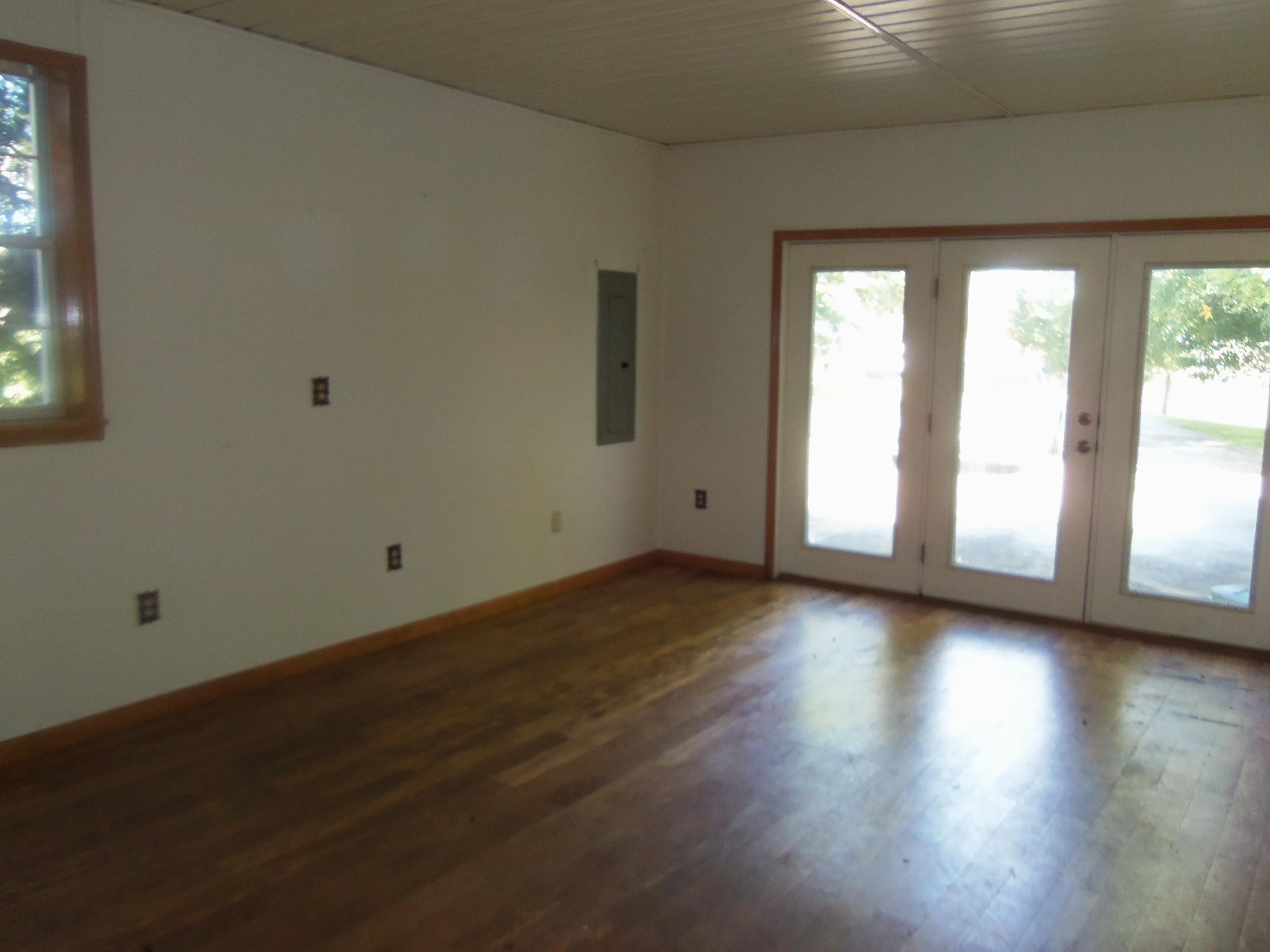 954 Leatherwood Road Oneida, TN 37841 - Photo 7 of 17 Property pic 051