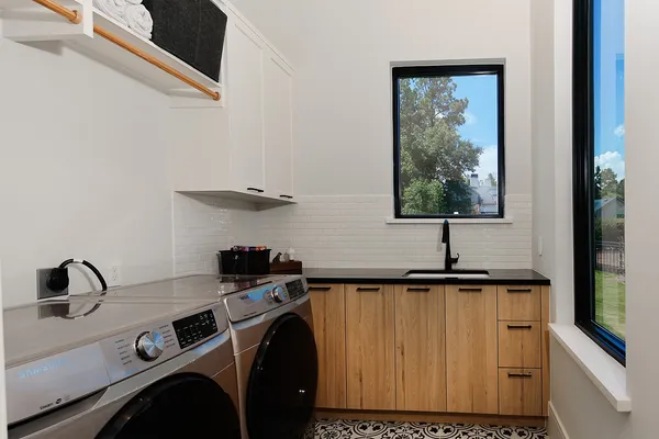 a close view of sink and tap
