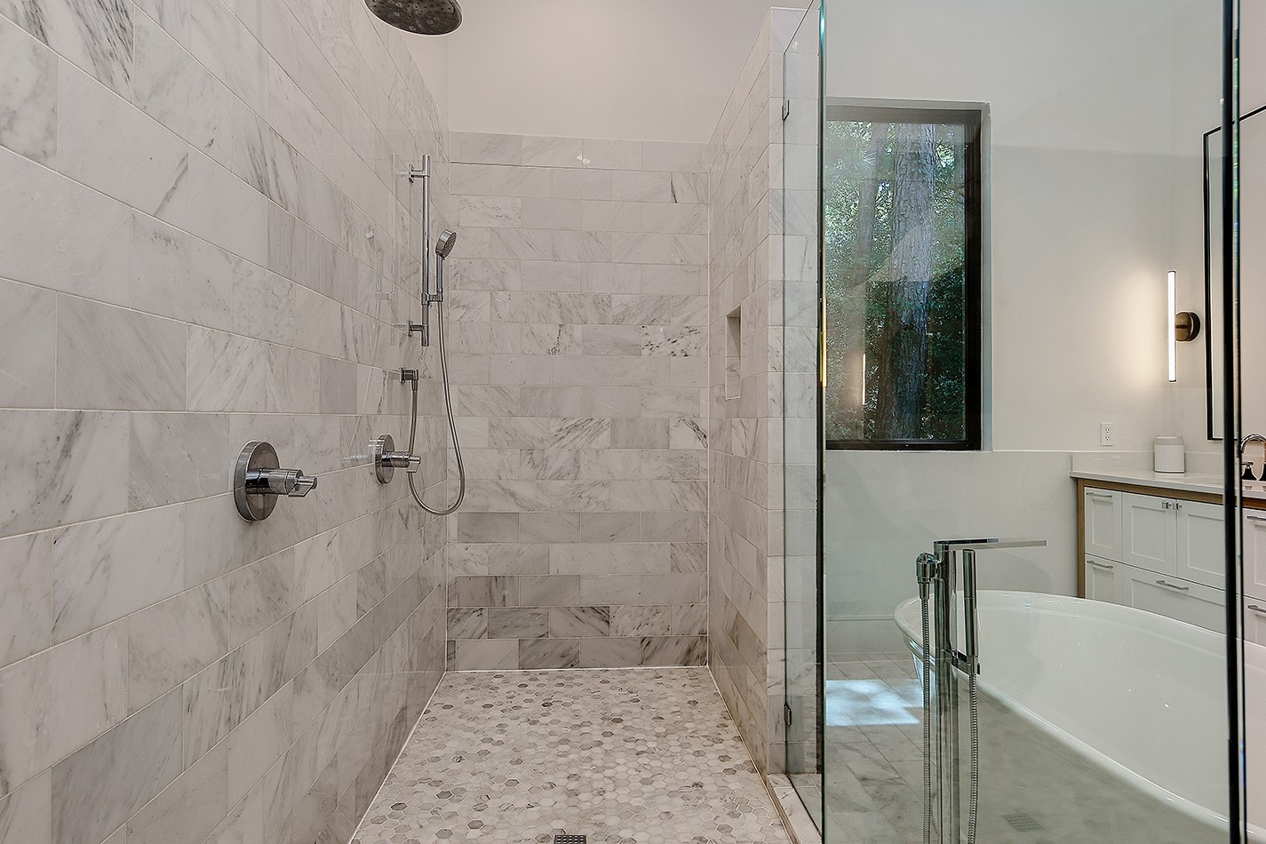 425 Copa Palm Loop Montgomery, TX 77316 - Photo 25 of 39 a bathroom with a shower