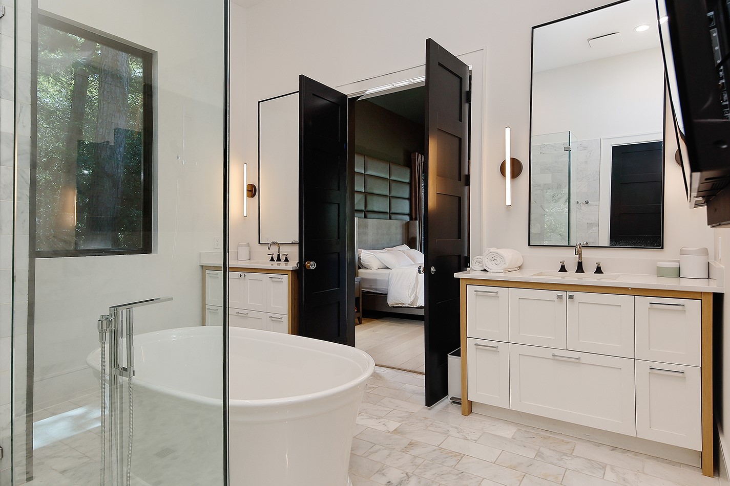 425 Copa Palm Loop Montgomery, TX 77316 - Photo 26 of 39 a bathroom with a sink and a mirror