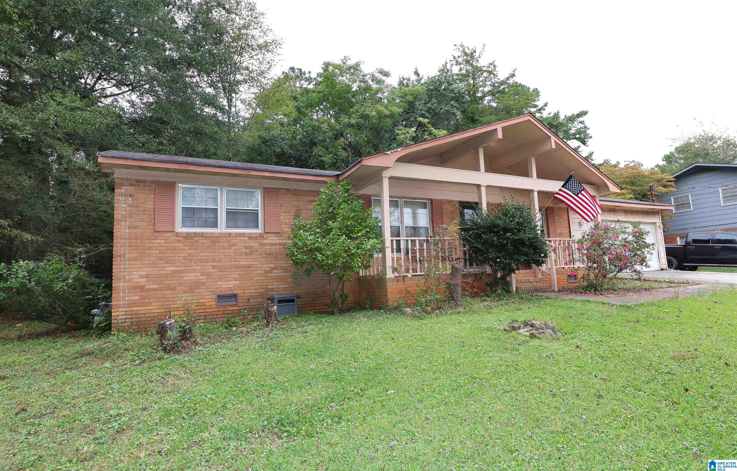 1404 Greenmeadow Road Anniston, AL 36207 - Photo 4 of 35