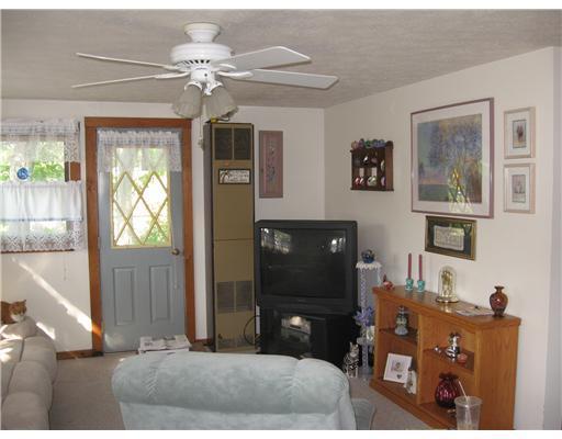 357 Ridge Road, Unit 2 York, ME 03909 - Photo 6 of 10 Living Room.