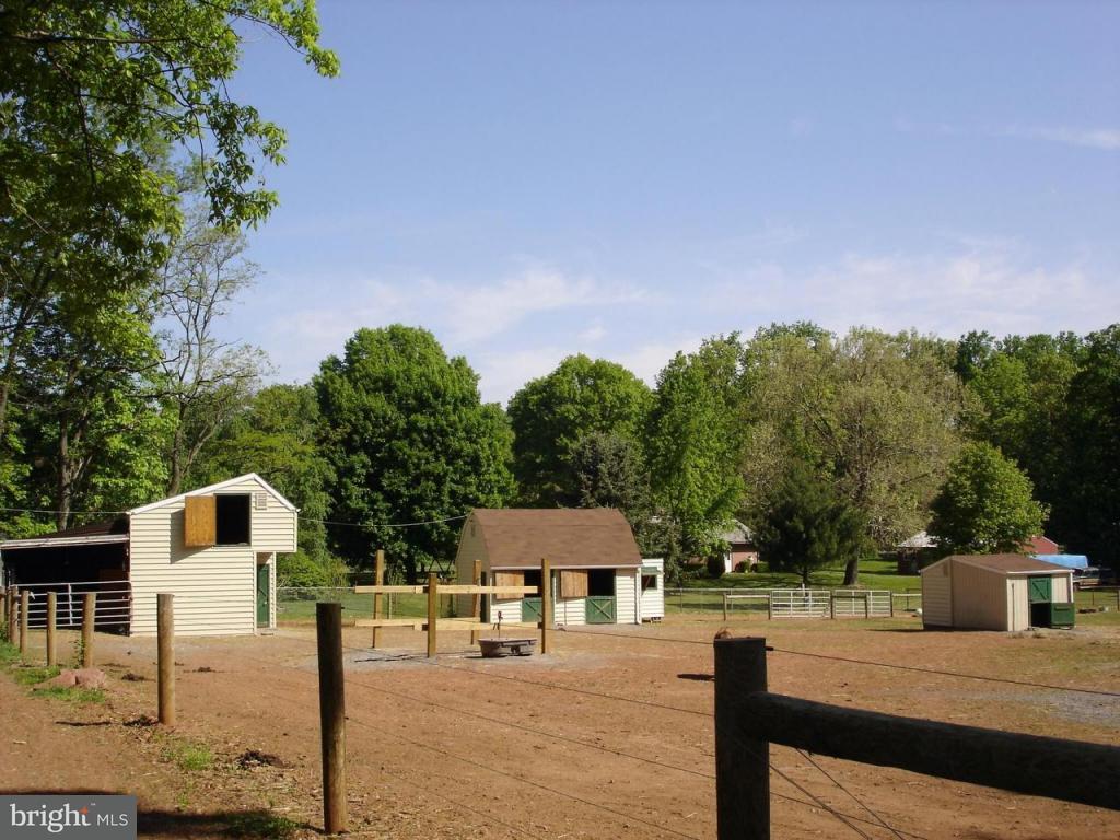 2791 Camp Road Manheim, PA 17545 - Photo 3 of 4