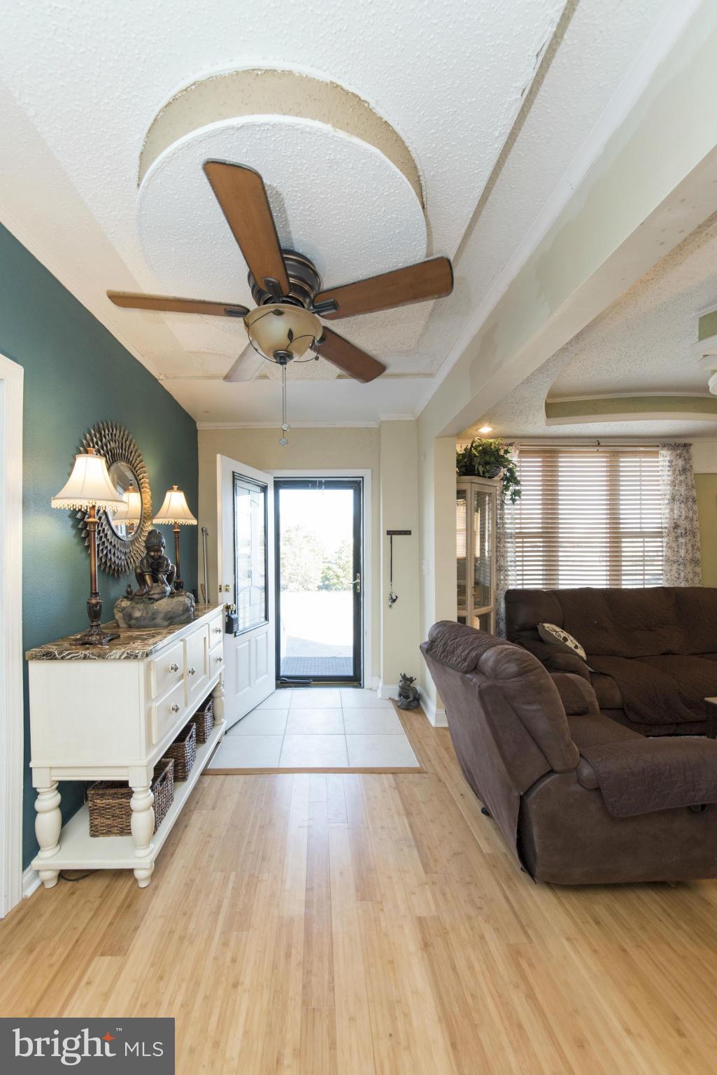 2620 Sparrows Point Road Baltimore, MD 21219 - Photo 2 of 30 Foyer
