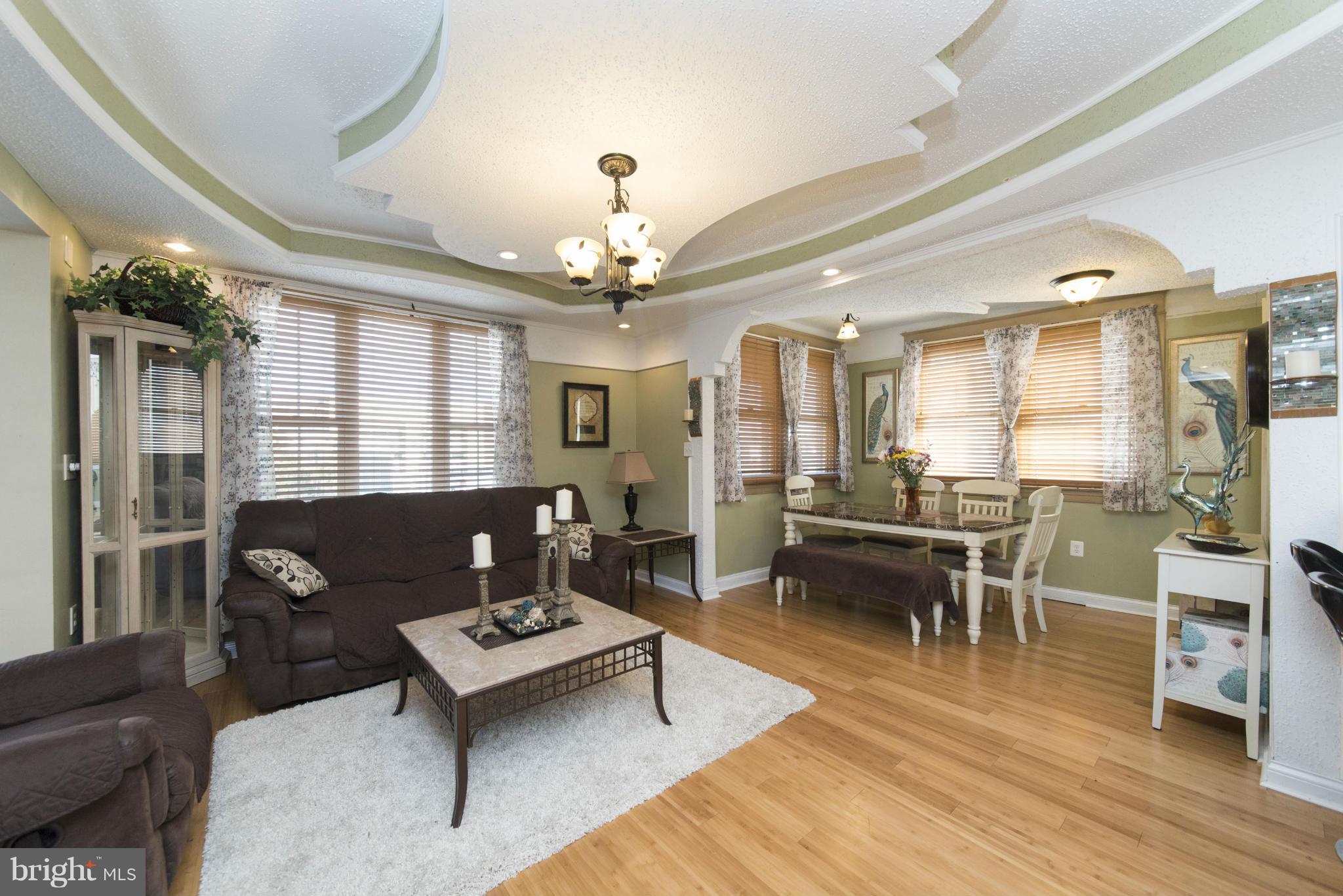 2620 Sparrows Point Road Baltimore, MD 21219 - Photo 5 of 30 Living Room