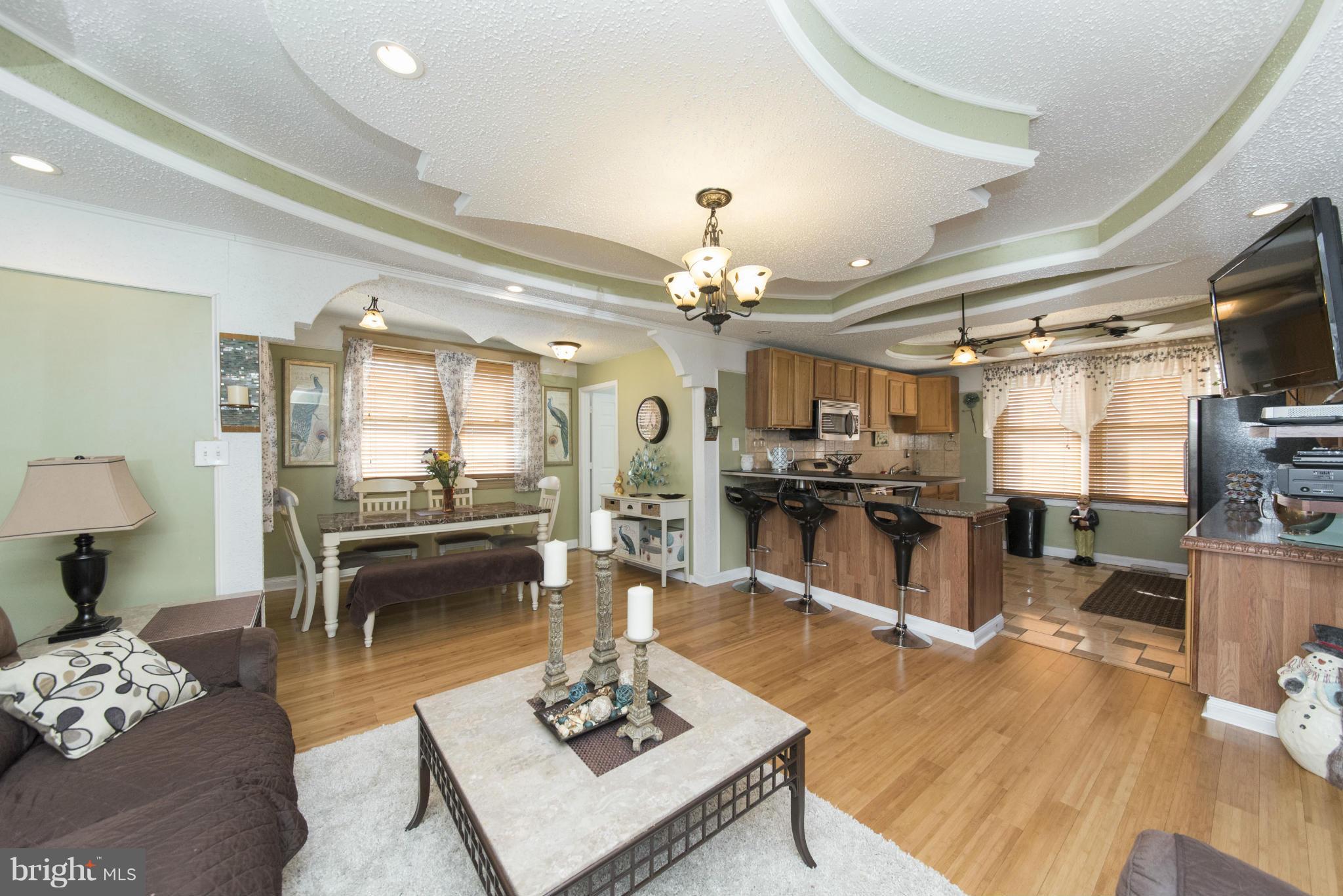 2620 Sparrows Point Road Baltimore, MD 21219 - Photo 6 of 30 Living Room