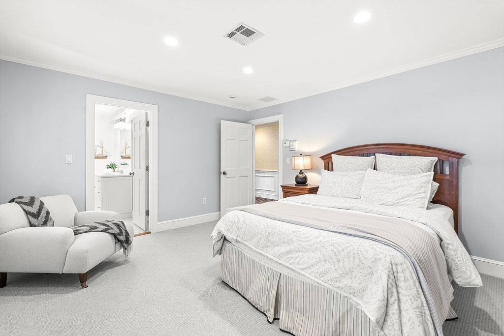 65 Woodcliff Road Wellesley, MA 02481 - Photo 22 of 40