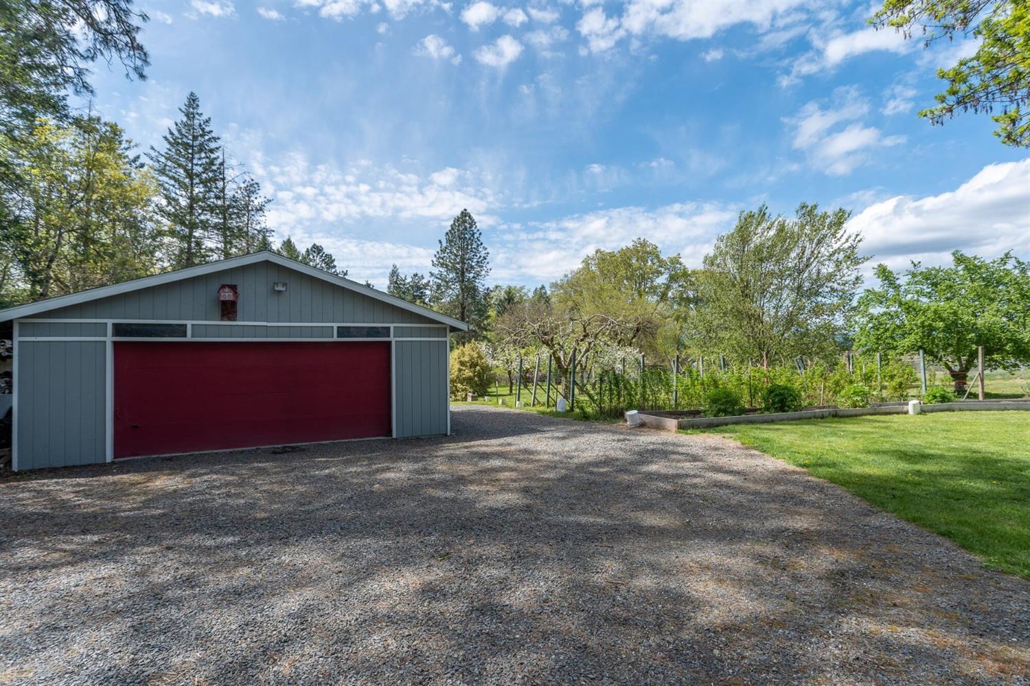 2036 Dowell Road Grants Pass, OR 97527 - Photo 32 of 34 Additional Photo