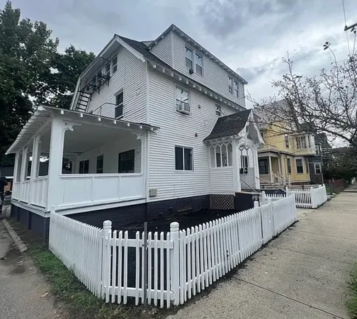 $1,250 | 25 Wesleyan Avenue, Unit 1R, Providence, RI 02907