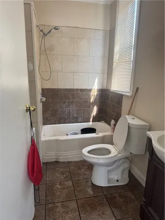 $1,250 | 25 Wesleyan Avenue, Unit 1R, Providence, RI 02907